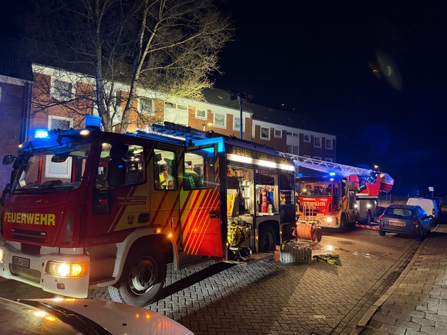 FW-AUR: Räumlichkeiten nach Küchenbrand unbewohnbar