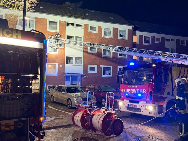 FW-AUR: Räumlichkeiten nach Küchenbrand unbewohnbar