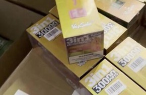 ZOLL-M: Bayerische Rekordsicherstellung von 250.000 St&uuml;ck geschmuggelten E-Zigaretten - zwei Tatverd&auml;chtige in Untersuchungshaft.